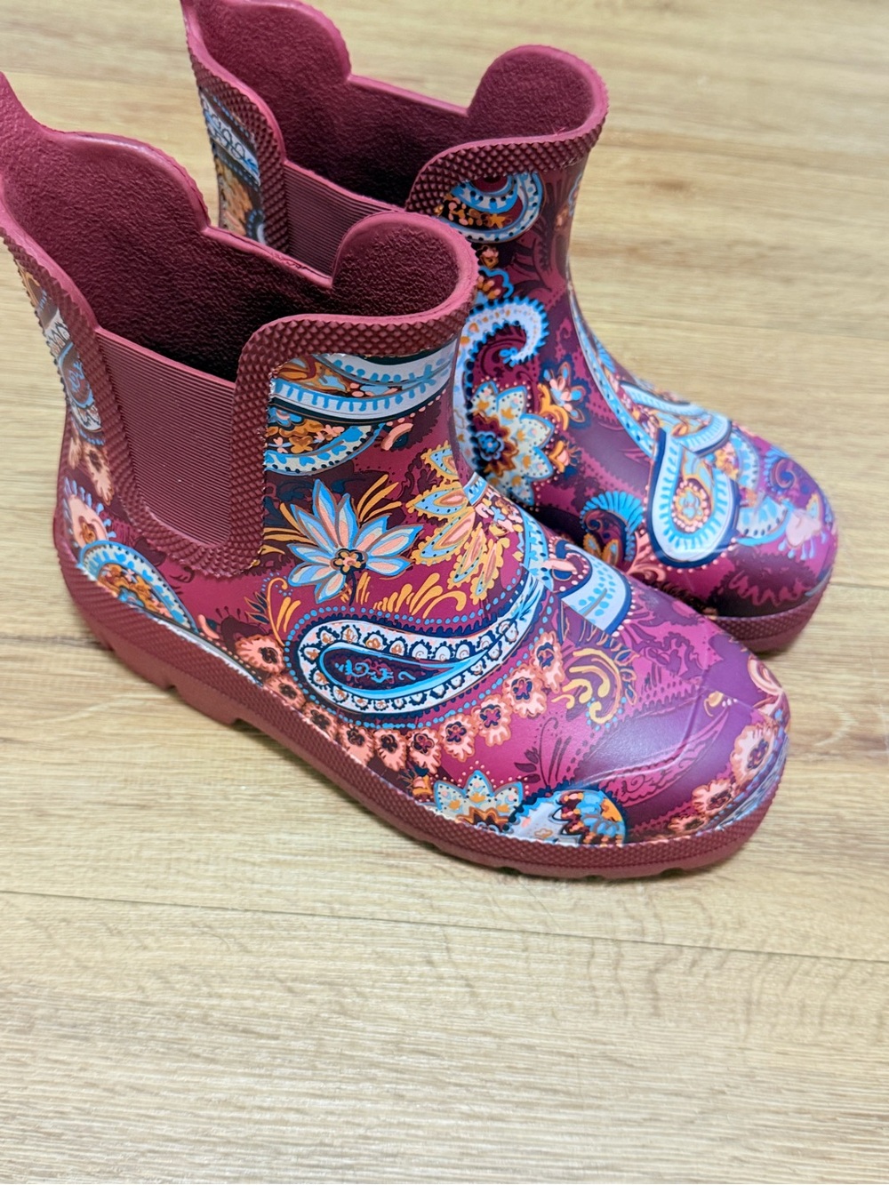 Vera Bradley Magenta Paisley Waterproof Chelsea Rain Boots